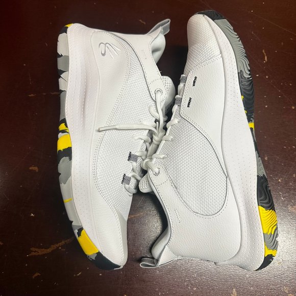 Under Armour Mens White 3Z5 Curry 3023087-105 Basketball Shoes Size US 11.5